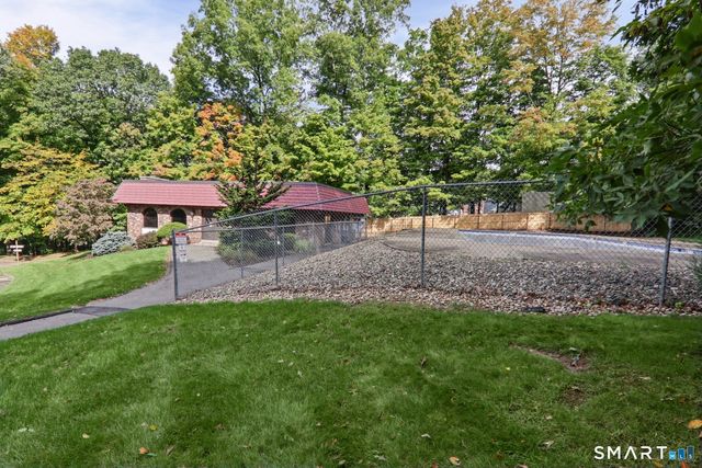35 Woodsedge Drive 5B, Newington, CT 06111