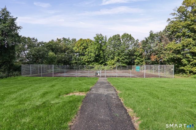 35 Woodsedge Drive 5B, Newington, CT 06111