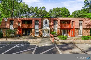 35 Woodsedge Drive 5B, Newington, CT 06111