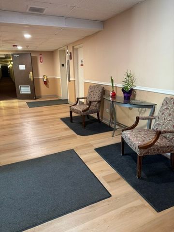 255 S West Avenue 305, Elmhurst, IL 60126