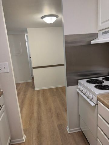255 S West Avenue 305, Elmhurst, IL 60126