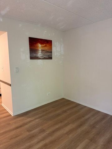 255 S West Avenue 305, Elmhurst, IL 60126