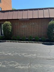 255 S West Avenue 305, Elmhurst, IL 60126