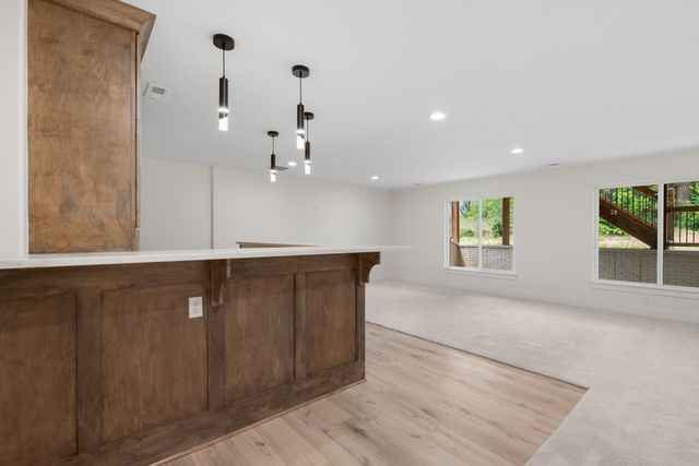 1203 E Maywood Ct, Wichita, KS 67216