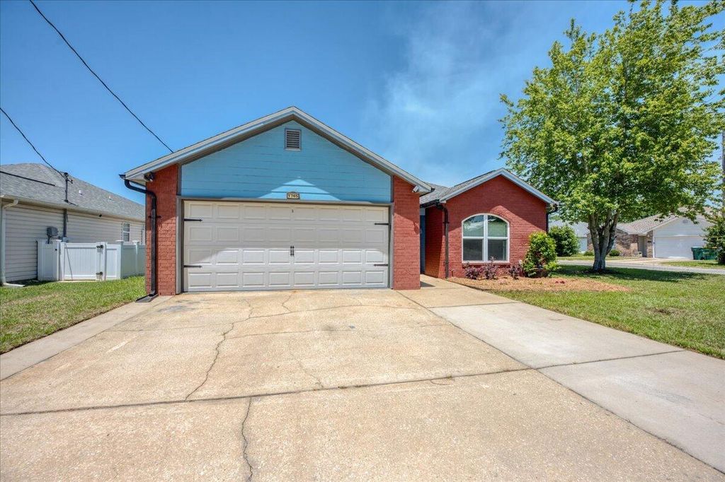 1765 Old Ranch Road, Fort Walton Beach, FL 32547