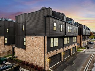 1049 Hampton Circle Circle 44, Detroit, MI 48207