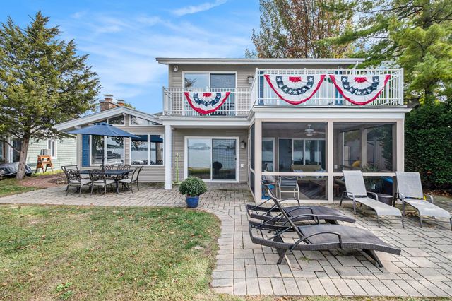 13200 Log Cabin Point, Fenton Twp, MI 48430