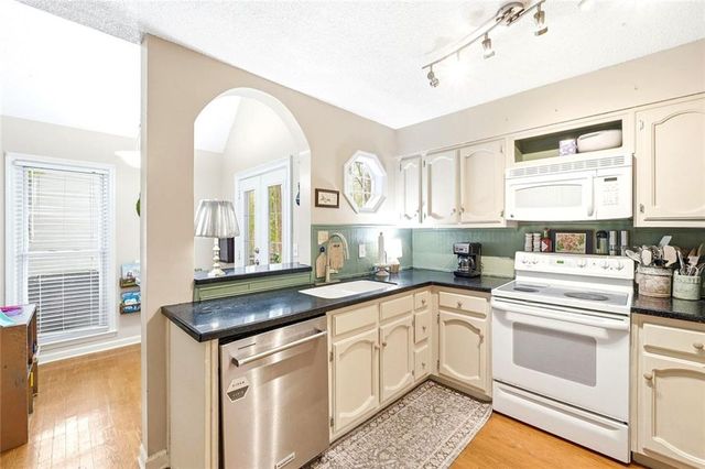 3206 Country Walk Drive, Powder Springs, GA 30127