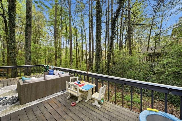 3206 Country Walk Drive, Powder Springs, GA 30127