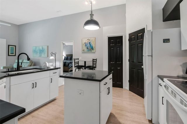 9301 BROOKHURST COURT, Tampa, FL 33647