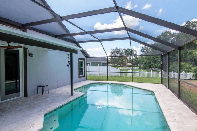 9301 BROOKHURST COURT, Tampa, FL 33647
