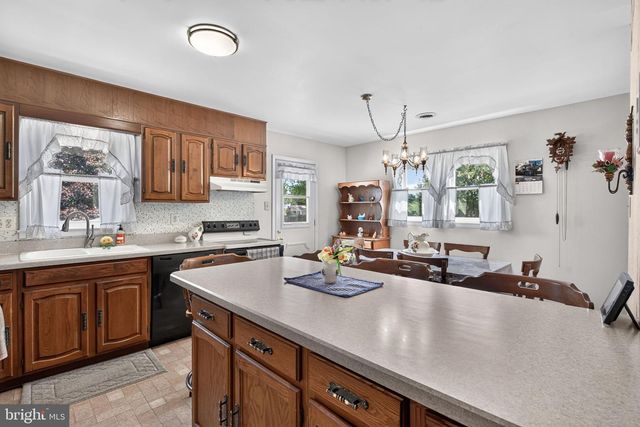 949 BRUNNERVILLE RD, Lititz, PA 17543