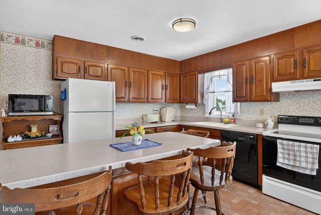 949 BRUNNERVILLE RD, Lititz, PA 17543