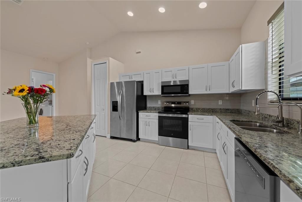 1700 Don AVE N, LEHIGH ACRES, FL 33971 — photo 4