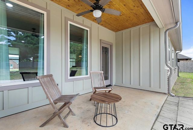 19308 Cedarpark Place, Lindale, TX 75771