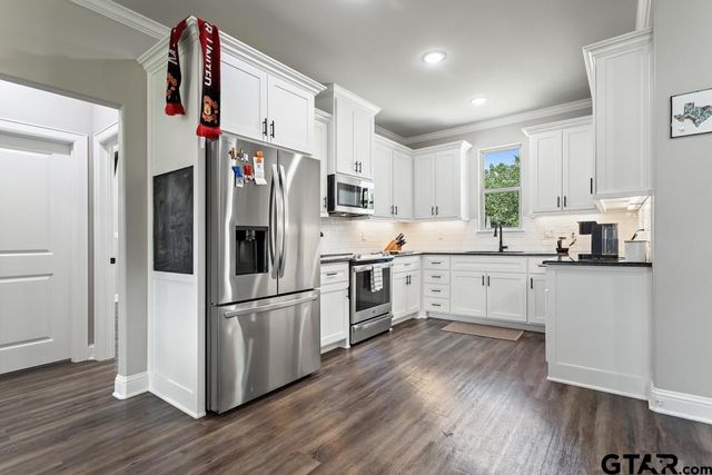 19308 Cedarpark Place, Lindale, TX 75771