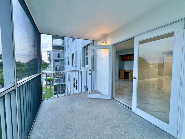 5700 NW 2nd Avenue 311, Boca Raton, FL 33487