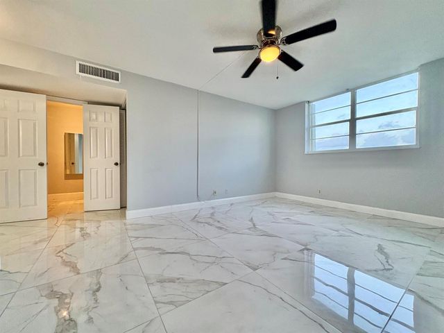 5700 NW 2nd Avenue 311, Boca Raton, FL 33487