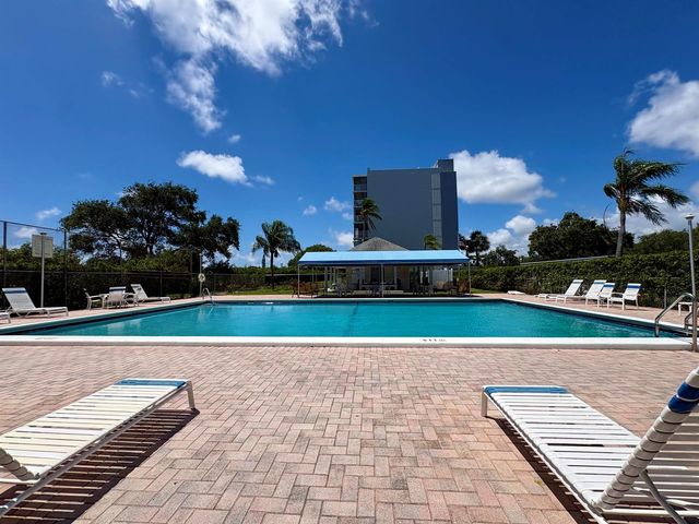 5700 NW 2nd Avenue 311, Boca Raton, FL 33487