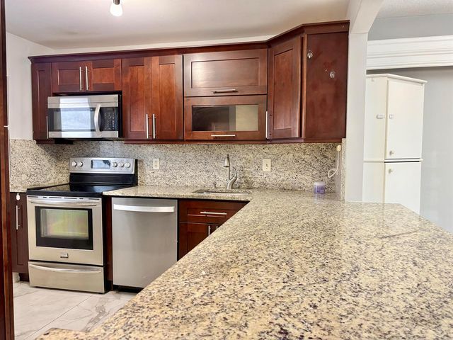 5700 NW 2nd Avenue 311, Boca Raton, FL 33487