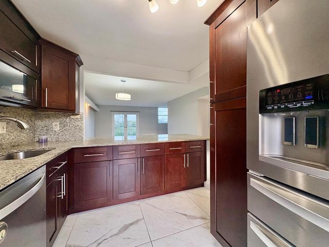 5700 NW 2nd Avenue 311, Boca Raton, FL 33487