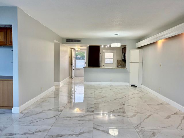 5700 NW 2nd Avenue 311, Boca Raton, FL 33487