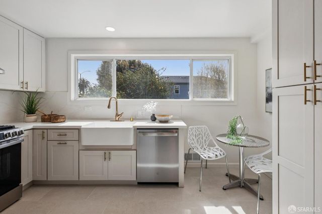 301 Crestlake Drive, San Francisco, CA 94132