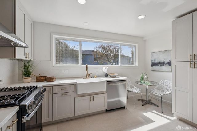 301 Crestlake Drive, San Francisco, CA 94132