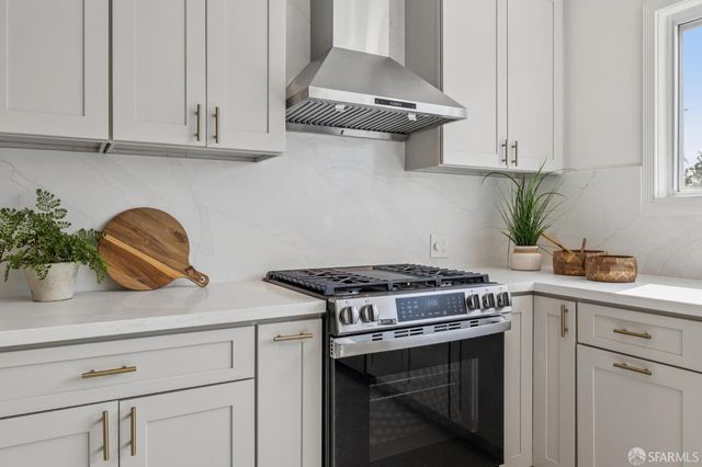 301 Crestlake Drive, San Francisco, CA 94132