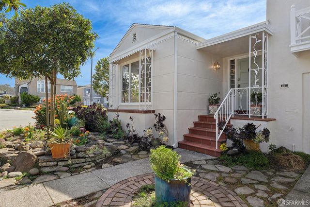 301 Crestlake Drive, San Francisco, CA 94132