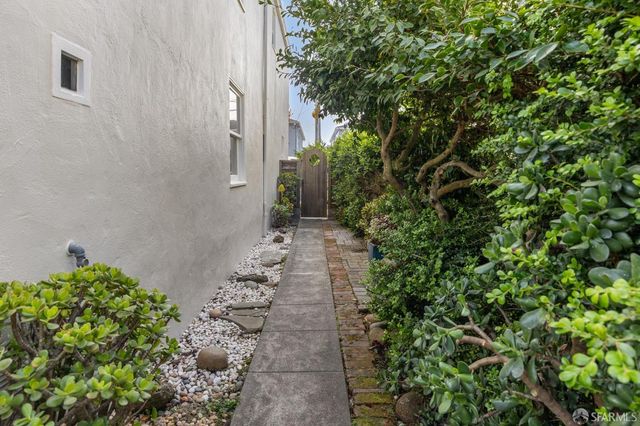 301 Crestlake Drive, San Francisco, CA 94132