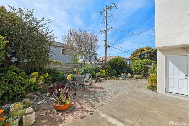 301 Crestlake Drive, San Francisco, CA 94132