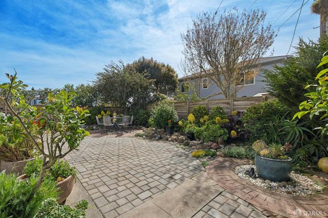 301 Crestlake Drive, San Francisco, CA 94132