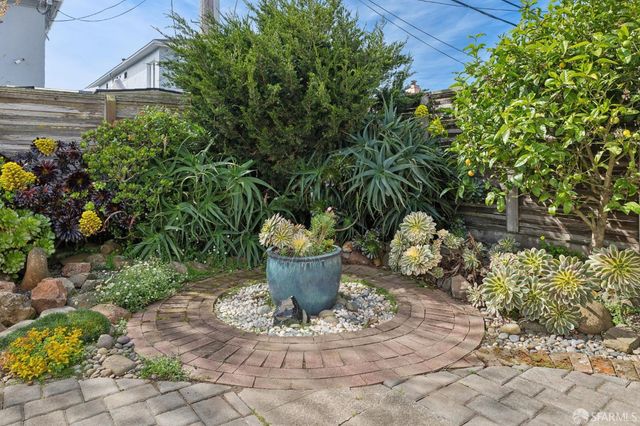 301 Crestlake Drive, San Francisco, CA 94132