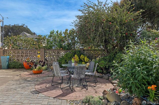 301 Crestlake Drive, San Francisco, CA 94132