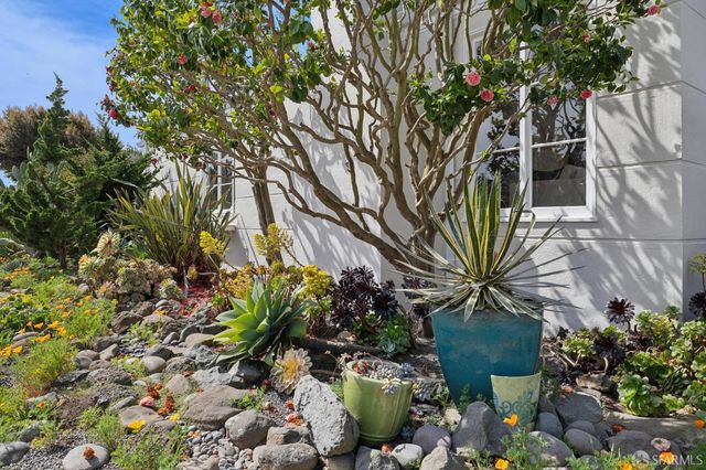 301 Crestlake Drive, San Francisco, CA 94132