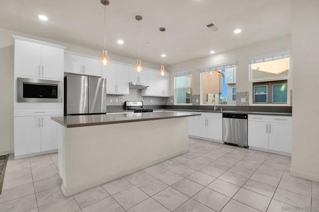 1808 Lynx Ter, Chula Vista, CA 91915