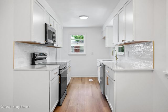 2203 Thurman Dr, Louisville, KY 40216