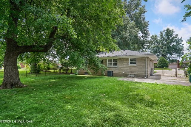 2203 Thurman Dr, Louisville, KY 40216