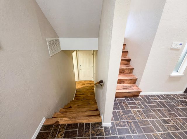 438 Pinon Creek Road SE, Albuquerque, NM 87123