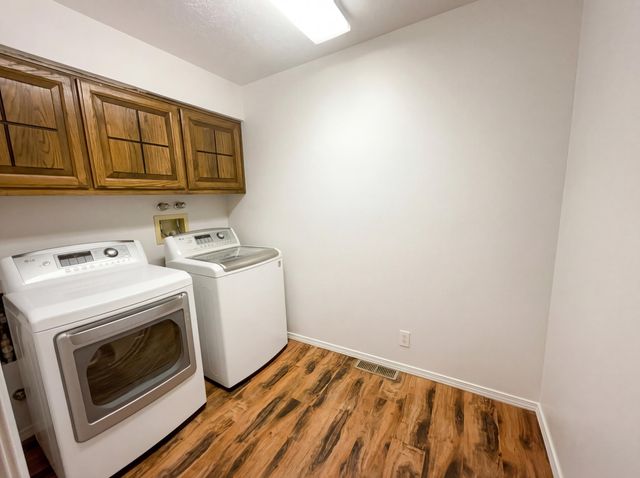 438 Pinon Creek Road SE, Albuquerque, NM 87123