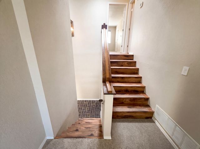 438 Pinon Creek Road SE, Albuquerque, NM 87123