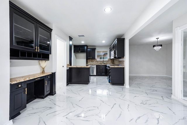 1610 Richvale Lane, Houston, TX 77062