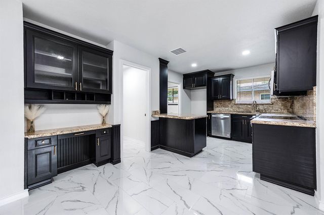 1610 Richvale Lane, Houston, TX 77062