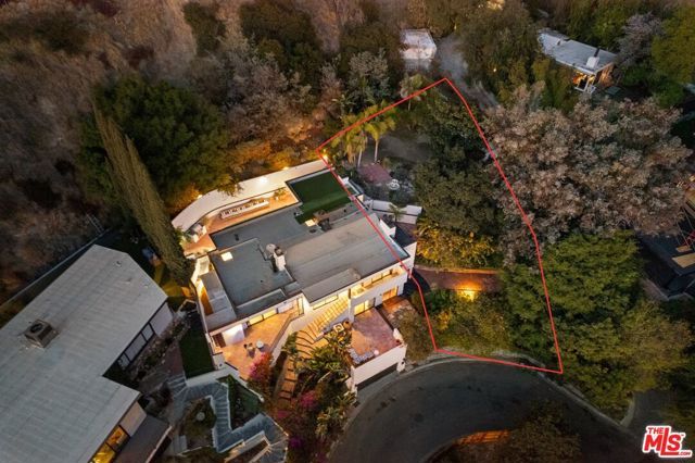 1790 Viewmont Drive, Los Angeles, CA 90069