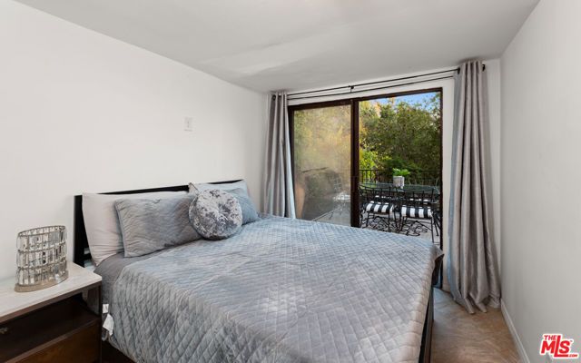 1790 Viewmont Drive, Los Angeles, CA 90069