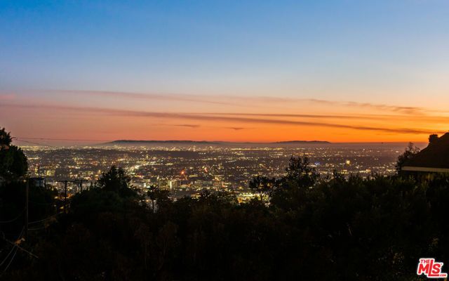 1790 Viewmont Drive, Los Angeles, CA 90069