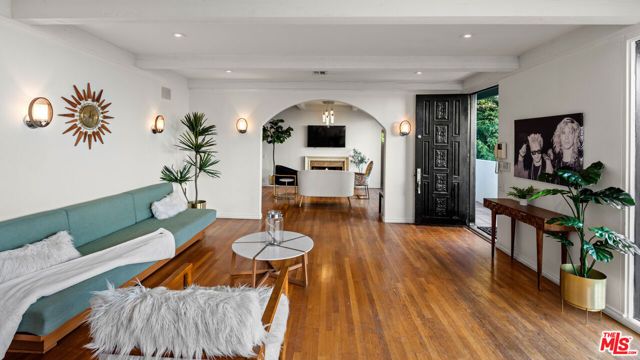 1790 Viewmont Drive, Los Angeles, CA 90069