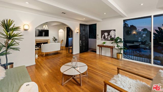 1790 Viewmont Drive, Los Angeles, CA 90069