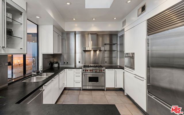 1790 Viewmont Drive, Los Angeles, CA 90069